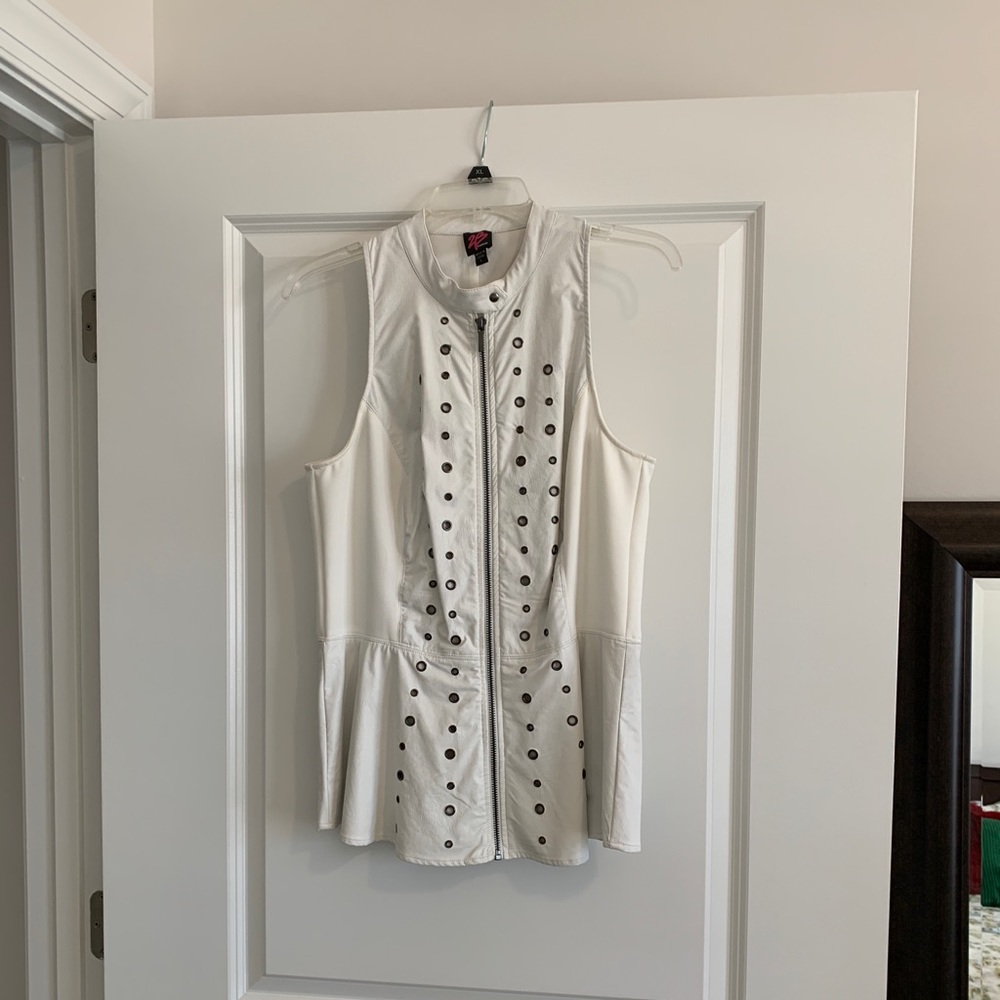 2B bebe white faux leather top with grommet features